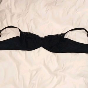 BLACK C CUP BRA